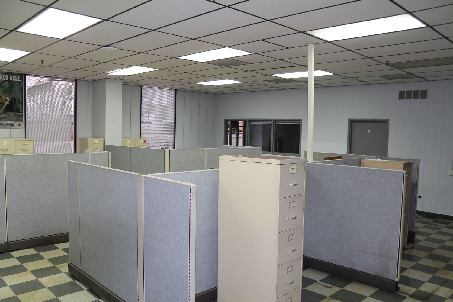 401 S Dirksen Pkwy, Springfield, IL 62703